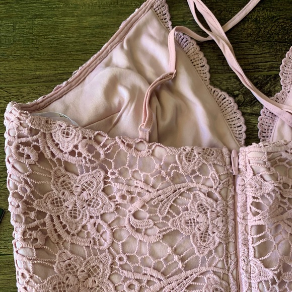 NWT LuLus Madalyn Dusty Lavender Lace Maxi Dress M - Picture 11 of 13